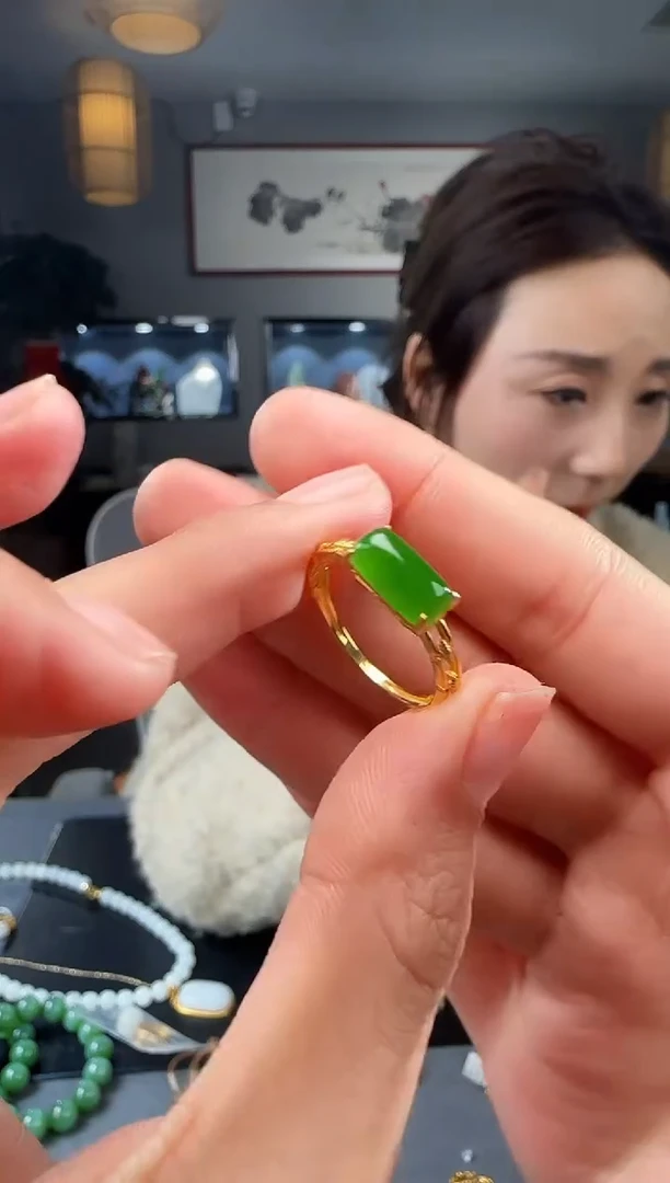 【闪购商品】和田玉戒指18K金镶嵌1