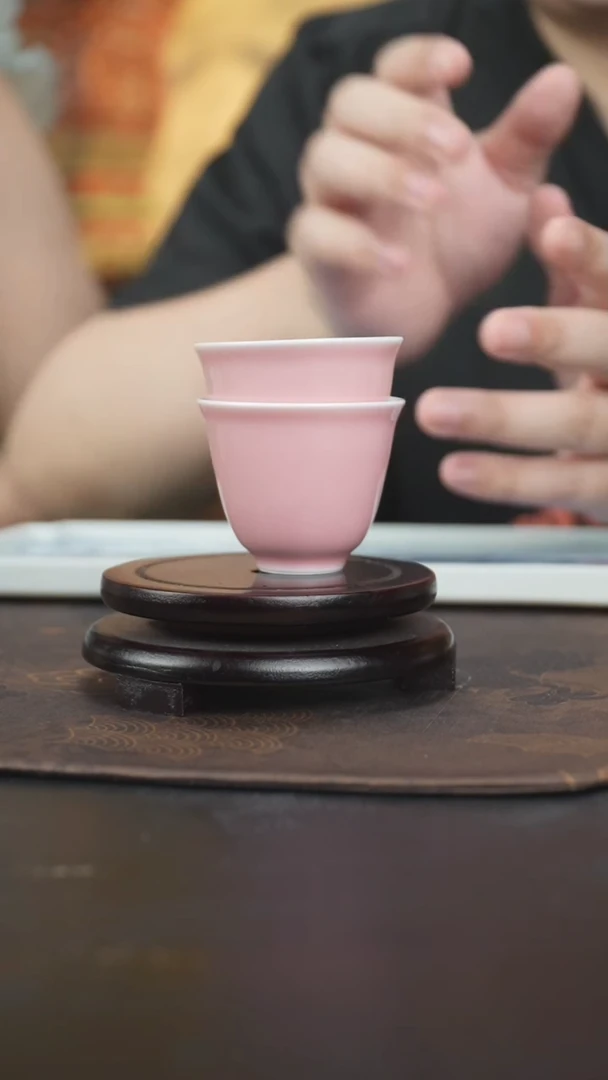 景德镇粉色釉主人杯一对