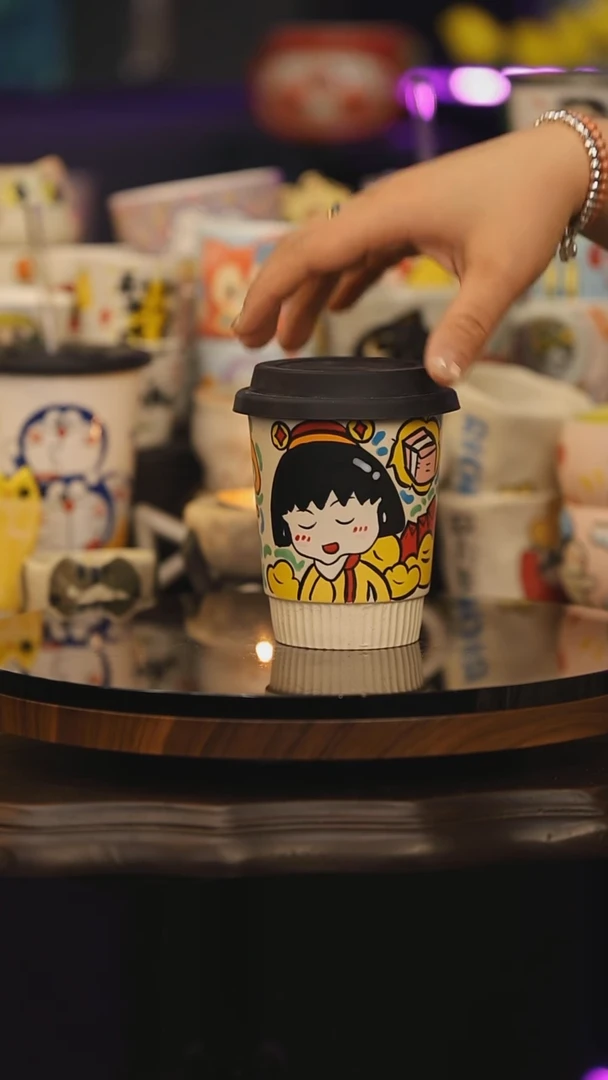 【闪购商品】摆件景德镇釉下彩绘设计师款式陶瓷