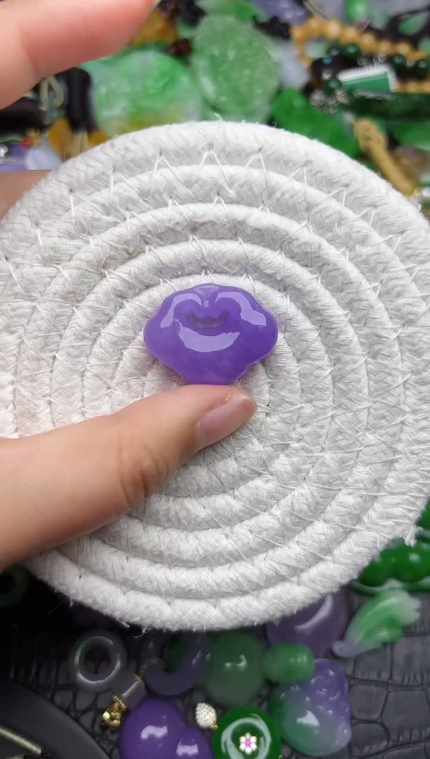 颈饰未镶嵌翡翠缅甸翡翠吊坠