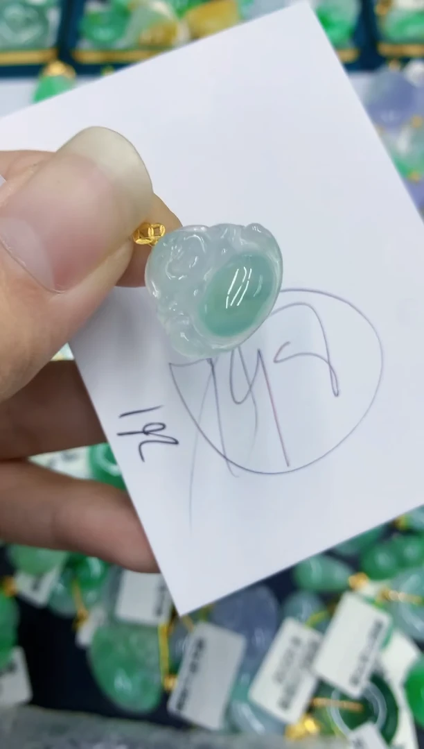 翡翠18K金镶嵌颈饰1111111111