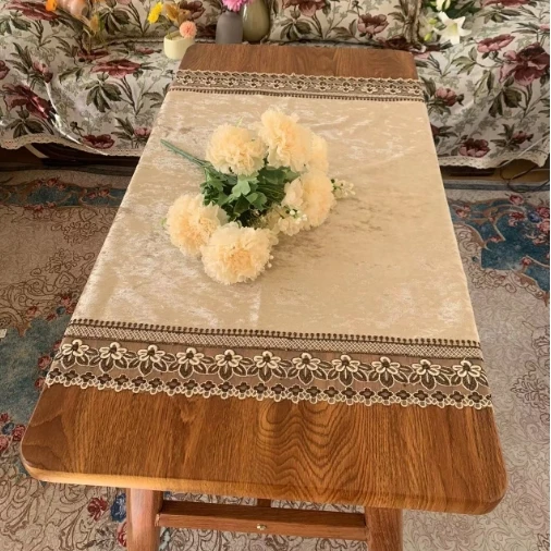 ZN150-17【90*90】 米绒布太阳花黑金花边盖巾