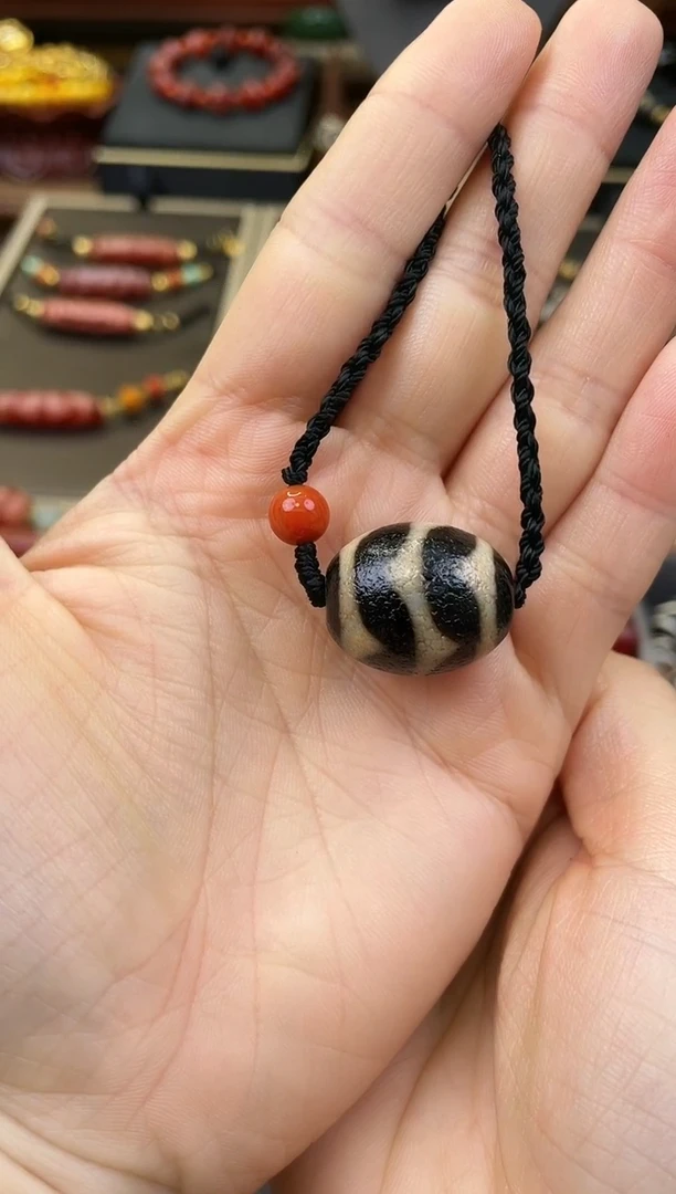 玛瑙/玉髓颈饰未镶嵌美泓精品高油牙黄虎牙颈饰