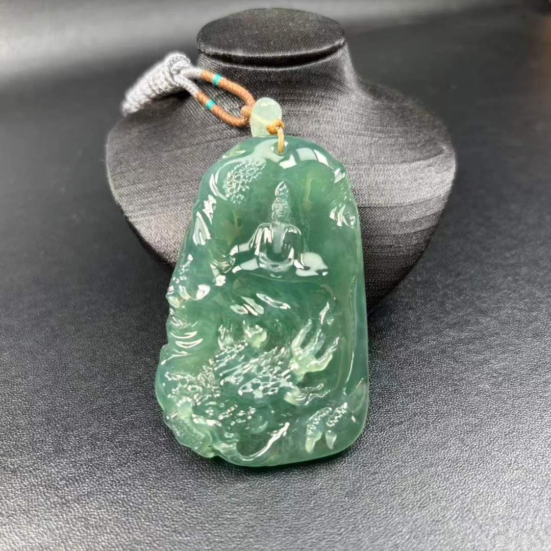 翡翠冰晴山水牌挂件精美大气可作