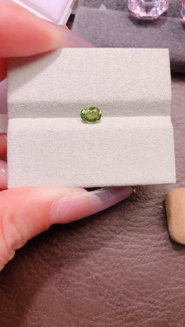 未镶嵌珠宝半成品绿色碧玺0.94ct