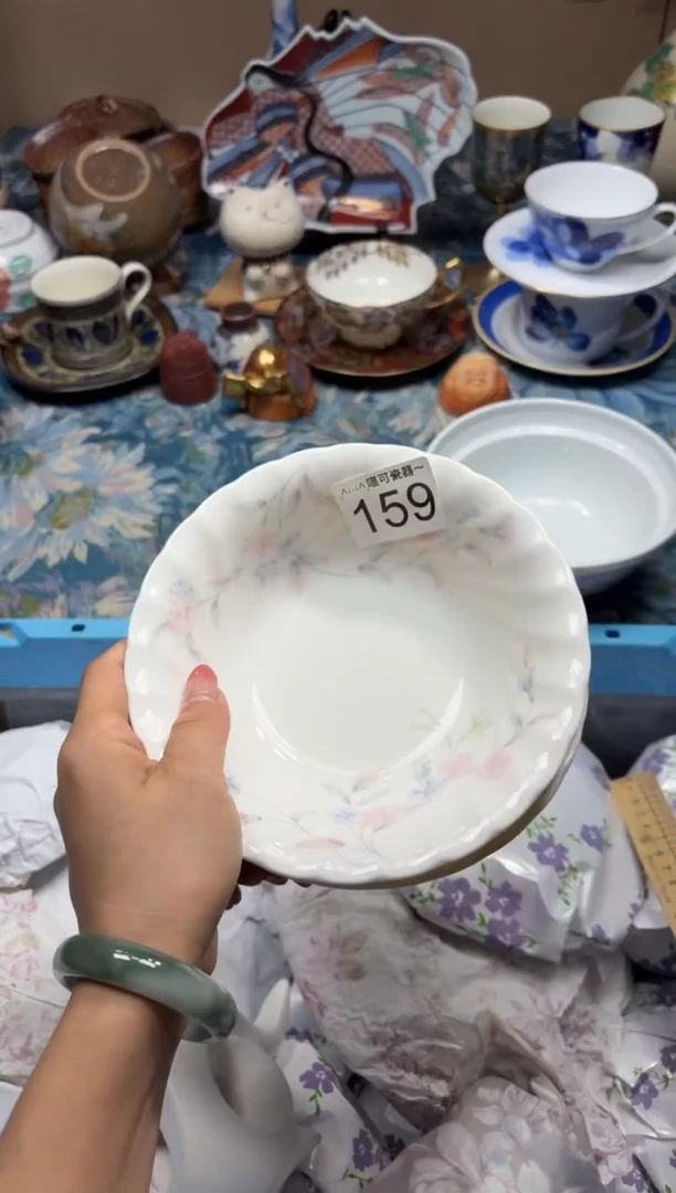 手工艺品琉璃三****?159