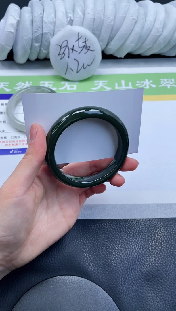 【闪购商品】和田玉手镯未镶嵌A73-56+