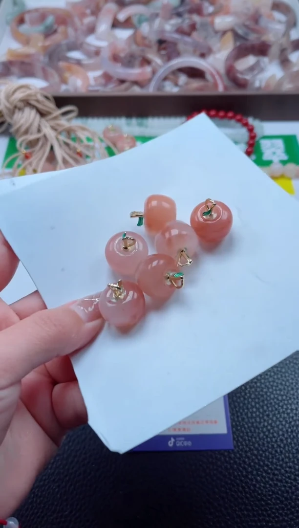 【闪购商品】石英质玉手镯未镶嵌苹果