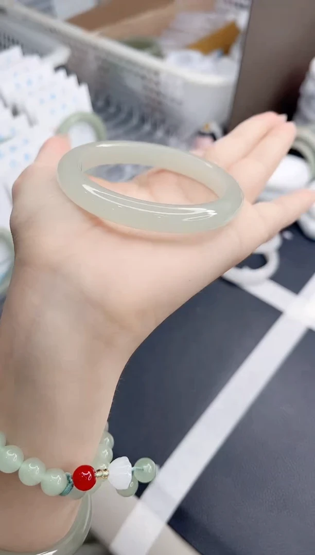 未镶嵌手镯石英质玉109-53.9