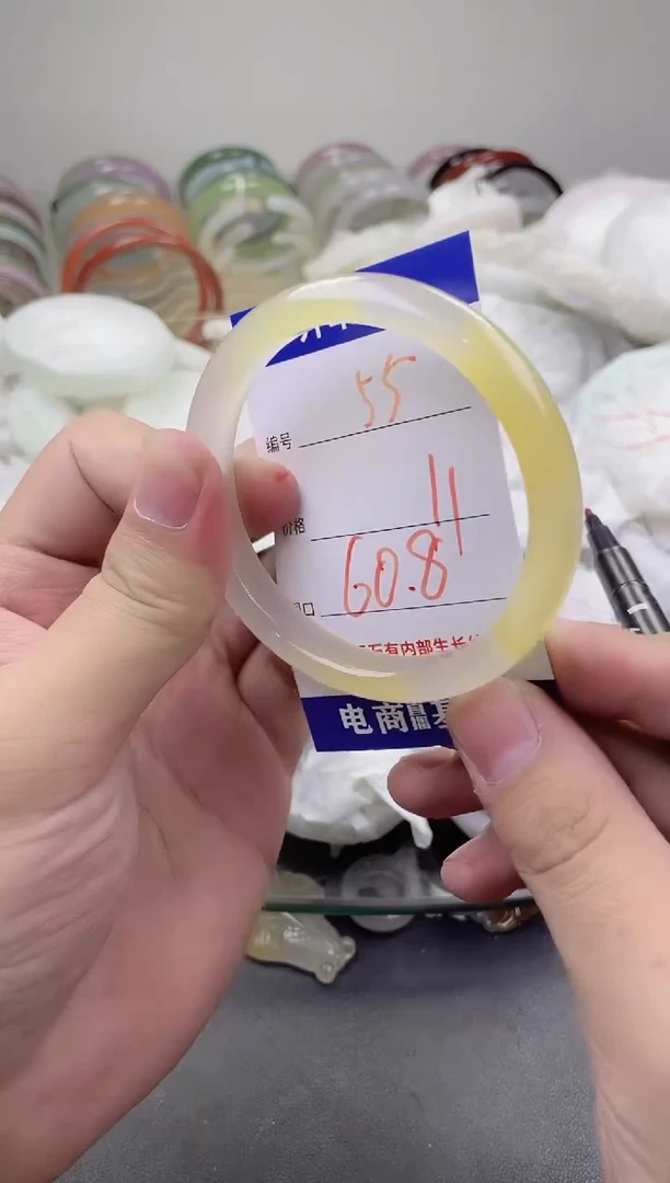 玛瑙/玉髓手镯未镶嵌55