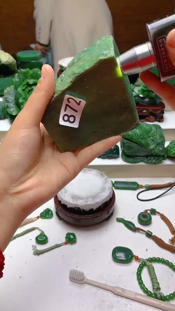 未镶嵌和田玉把件1