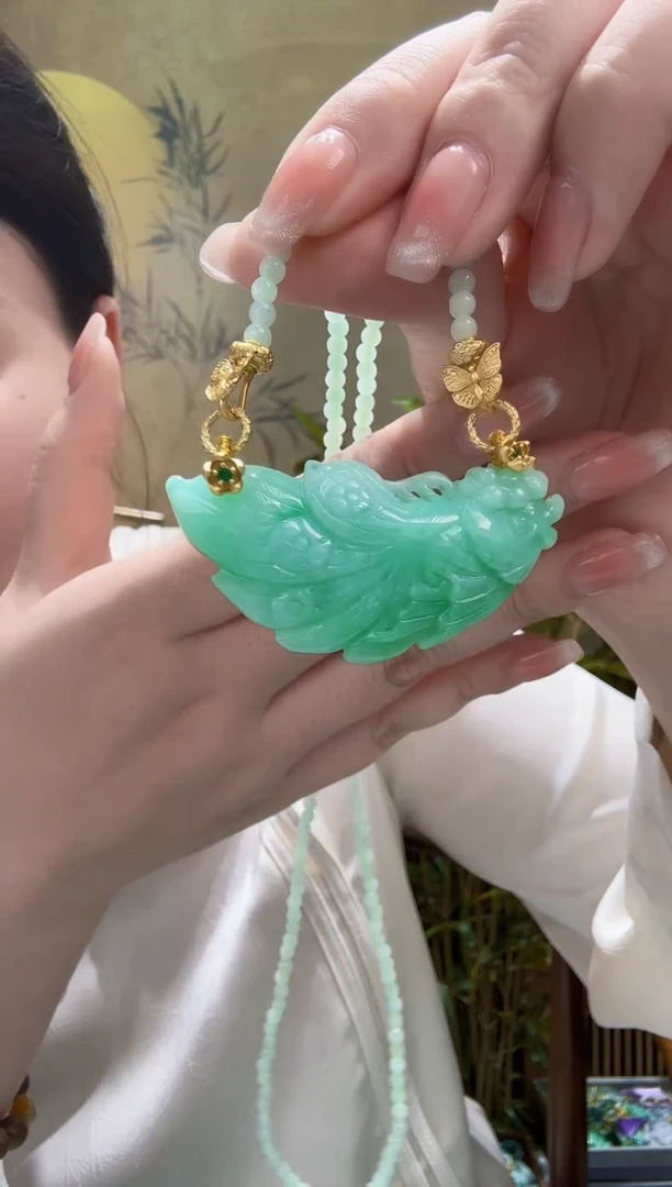 翡翠未镶嵌颈饰吊坠