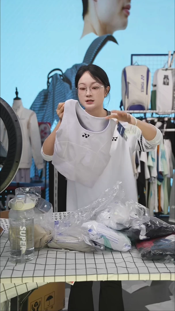 653号清仓衣服，不退不换！！！女款M