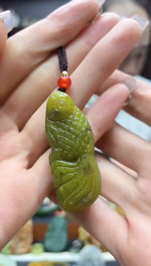 未镶嵌岫玉吊坠·