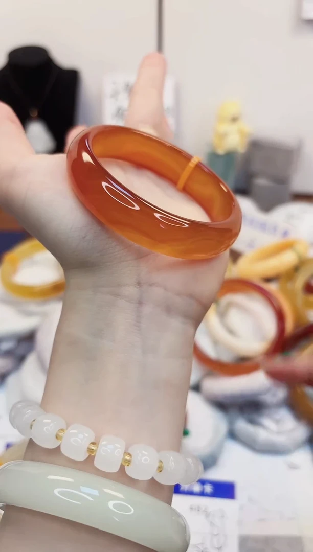 【闪购商品】石英质玉手镯未镶嵌482-玛瑙圈口56