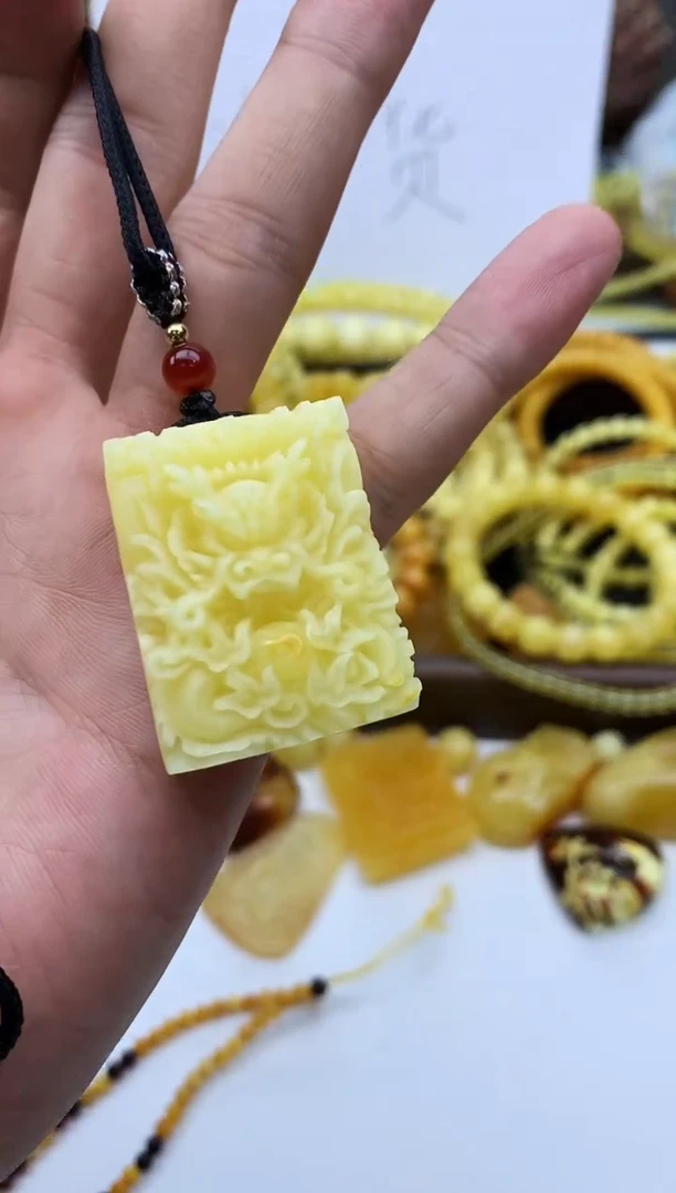 裸石蜜蜡未镶嵌吊坠