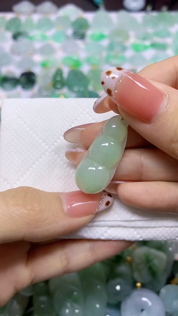 颈饰未镶嵌翡翠天然翡翠A货