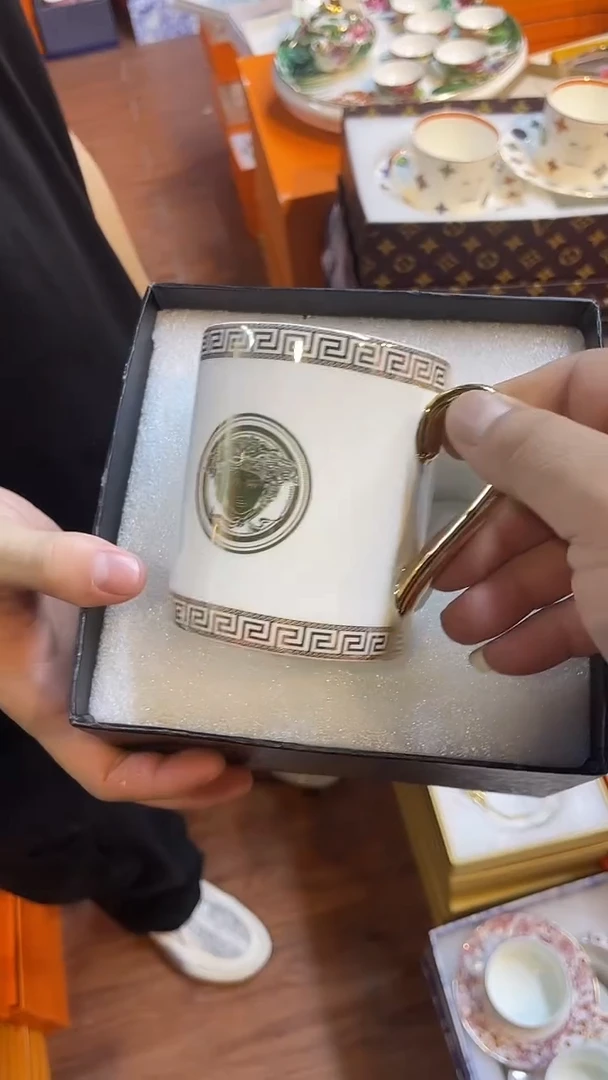 杯鸿辉家品牌瓷器，京东包邮！