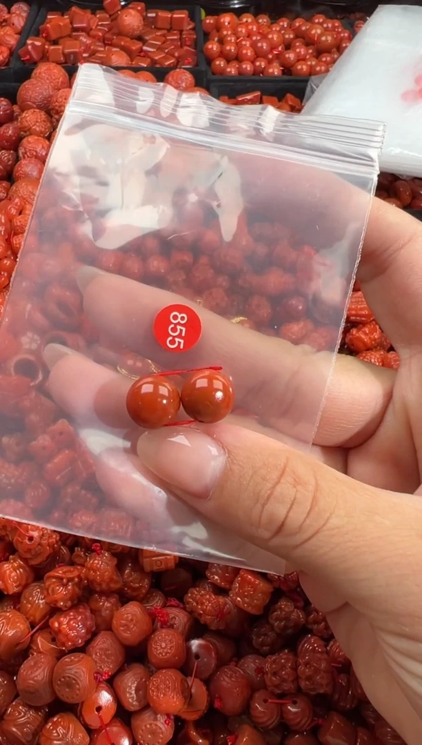 南红玛瑙未镶嵌颈饰1