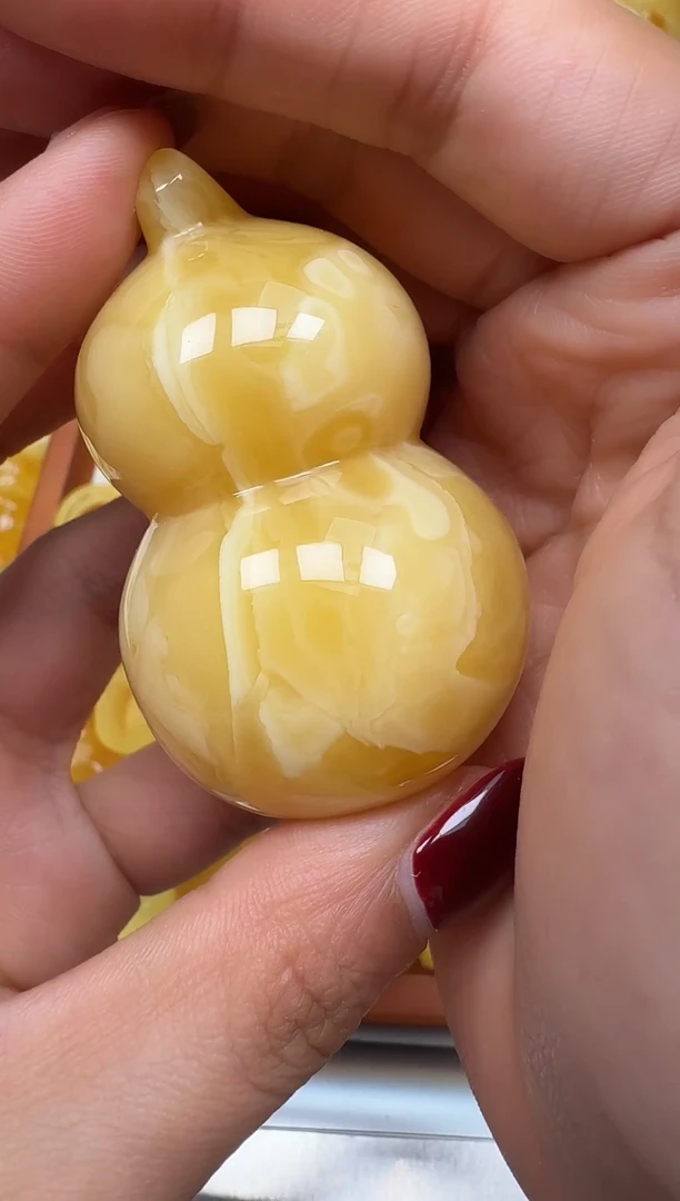 裸石琥珀未镶嵌如图