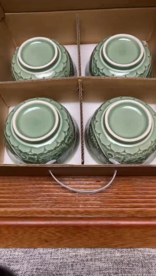 瓷器青瓷5.5牡丹碗套盒4个