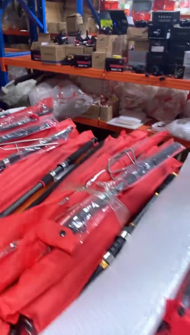 3米海竿两根 送地插