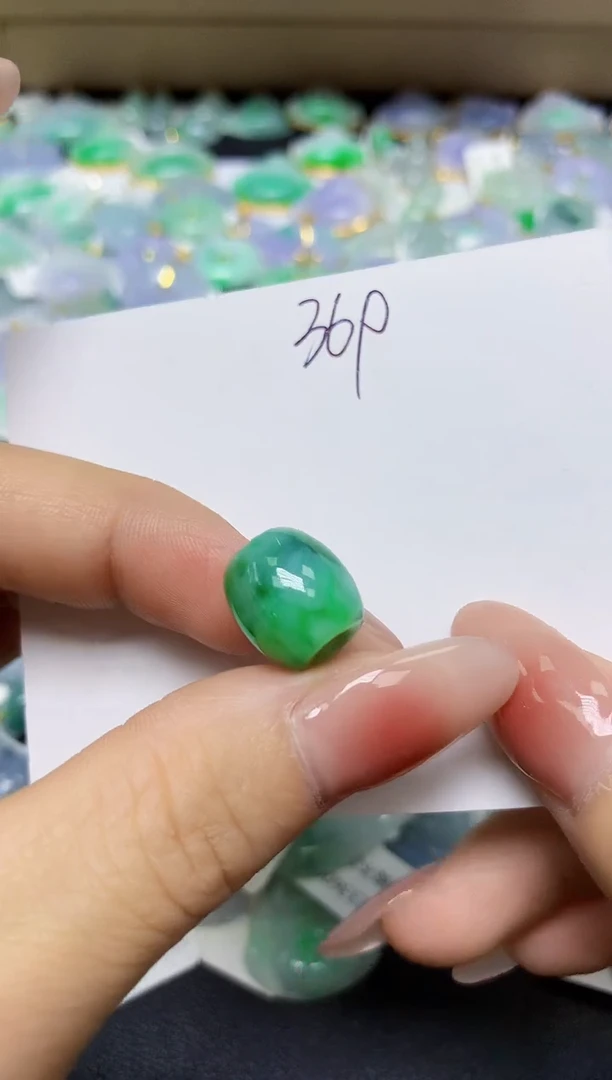 翡翠未镶嵌颈饰 天然缅甸翡翠A货