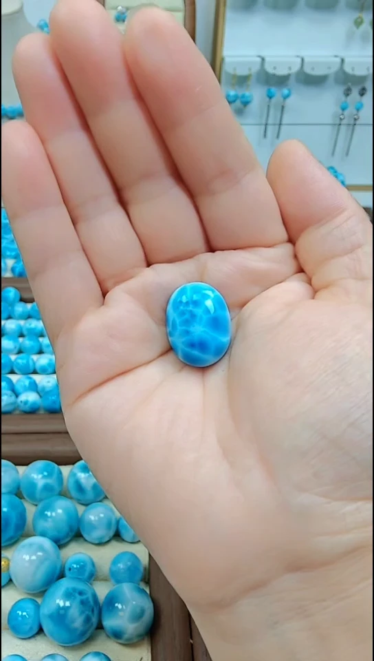 未镶嵌针钠钙石（海纹石）珠宝半成品光**使多样性发一