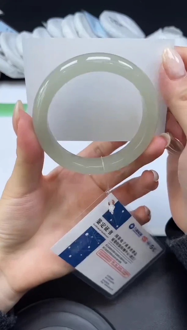 未镶嵌手镯石英质玉079-54