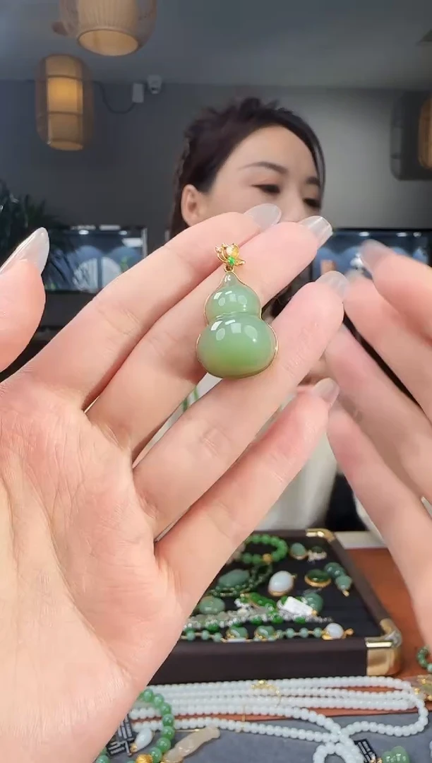 吊坠(不含链)18K金镶嵌和田玉1