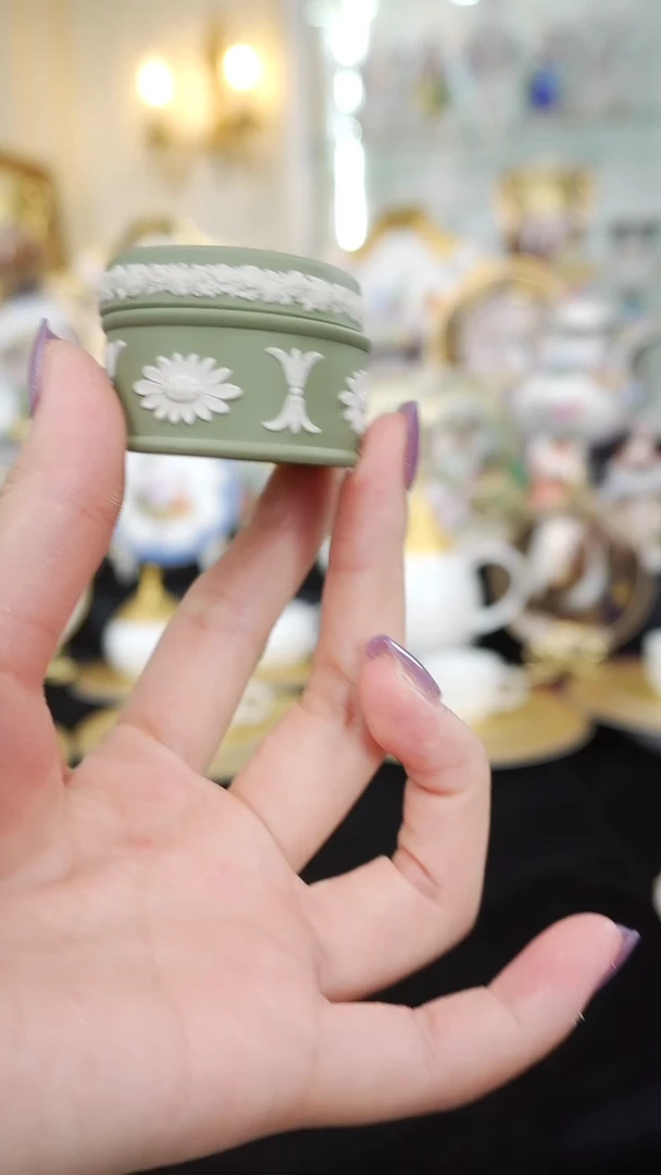 骨瓷婷婷中古器物如图所示159