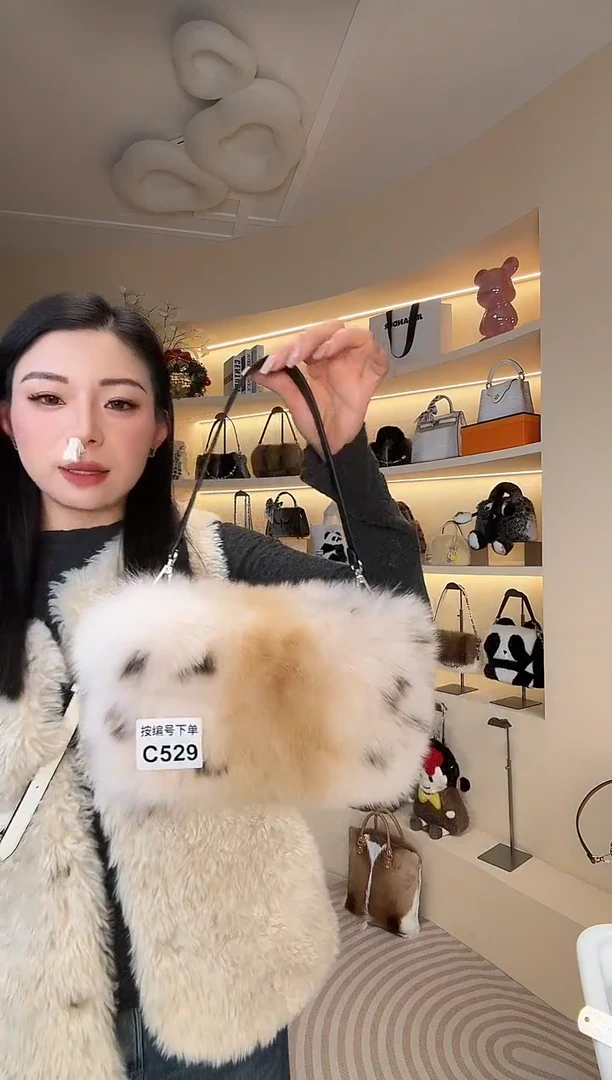 狐狸毛【闪购商品】女包C529