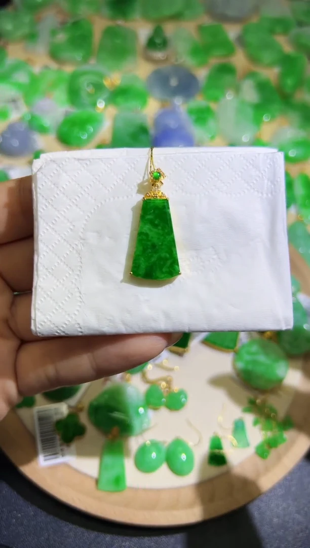 【闪购商品】翡翠颈饰18K金镶嵌Q缅料A货翡翠/支持复检/一件