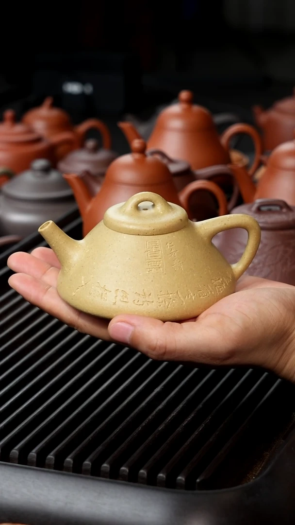 茶壶紫砂T*M大水谭本绿微瑕子冶刻梅    160