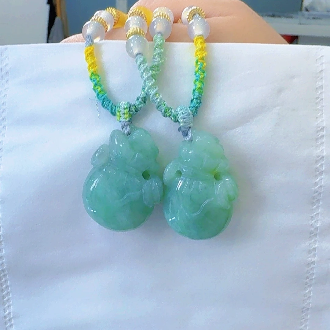 天然翡翠A货钱袋子高28+宽20+厚11.5（多样性发其一个）