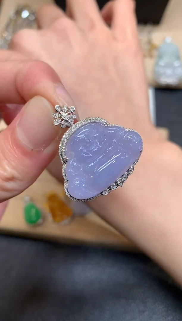 【闪购商品】翡翠颈饰18K金镶嵌佛公【无服务费】