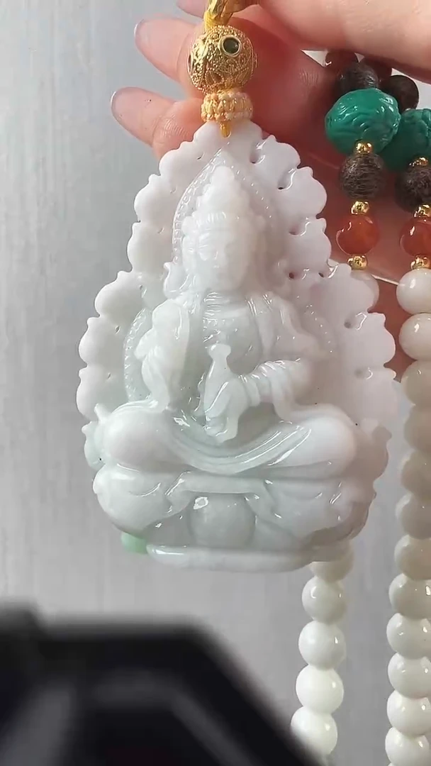 颈饰未镶嵌翡翠观音