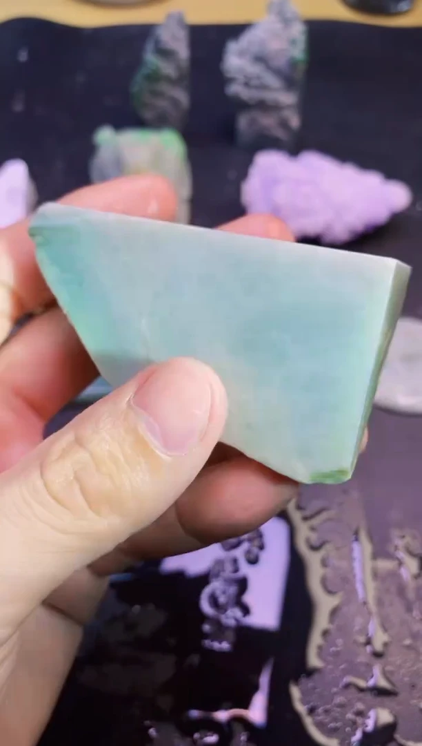 翡翠未镶嵌颈饰天然翡翠010