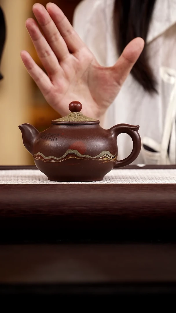 茶壶紫砂王正红  【鸿运当头】 绞泥 底槽清