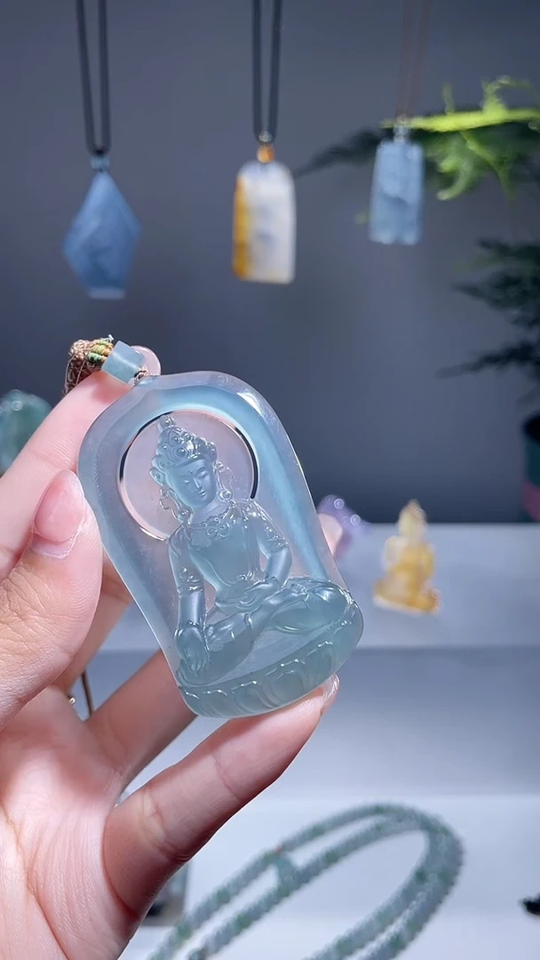 颈饰未镶嵌翡翠度母