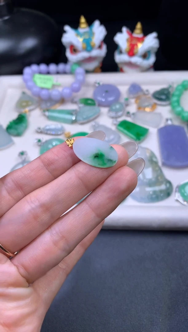 吊坠(不含链)18K金镶嵌翡翠翡翠