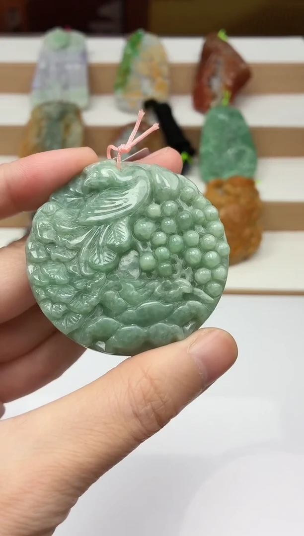 颈饰未镶嵌翡翠牌子
