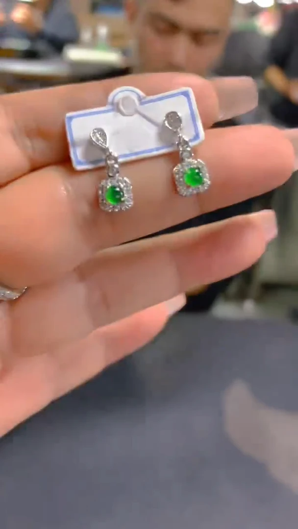 【闪购商品】翡翠耳饰未镶嵌0296413672多样性发其一