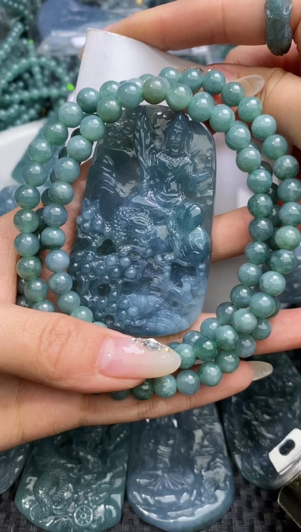 【闪购商品】翡翠颈饰未镶嵌          