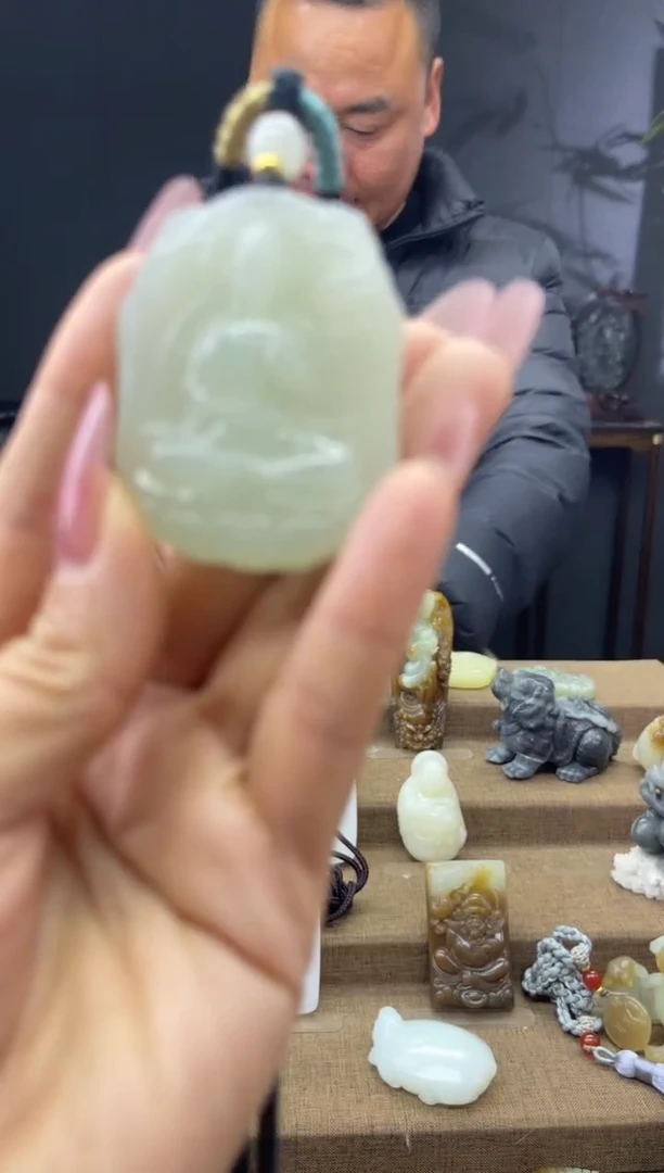 颈饰未镶嵌和田玉1