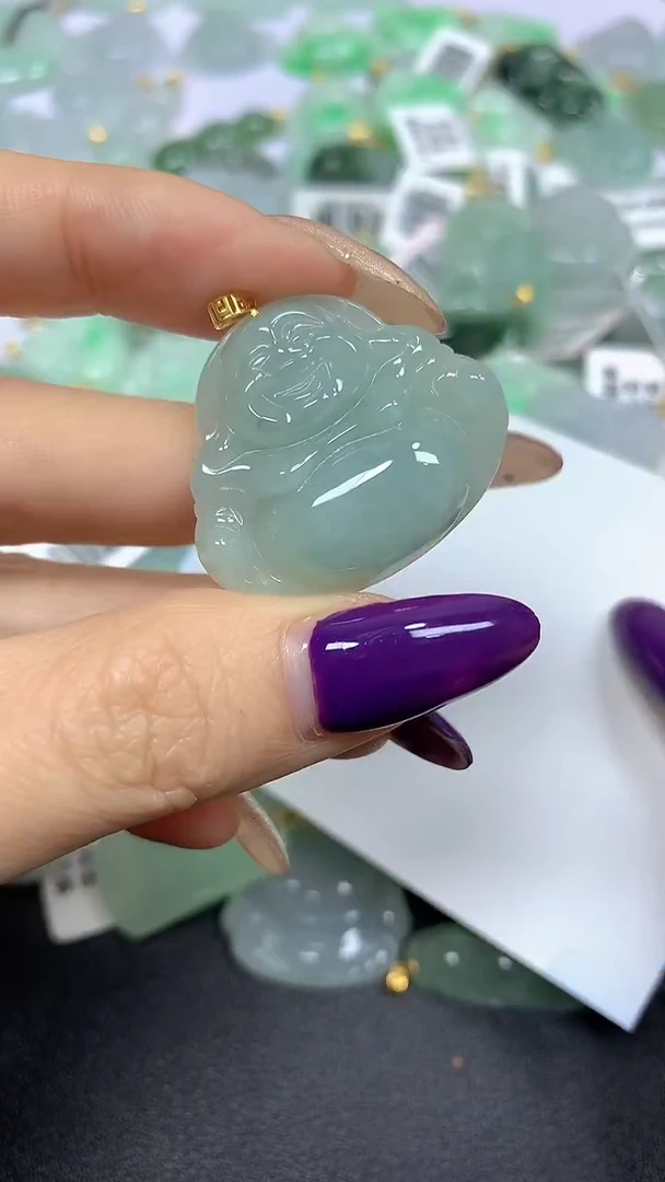 颈饰18K金镶嵌翡翠