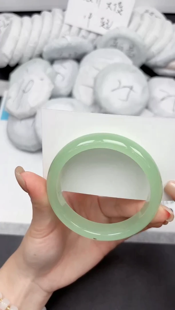 未镶嵌手镯石英质玉90/6263