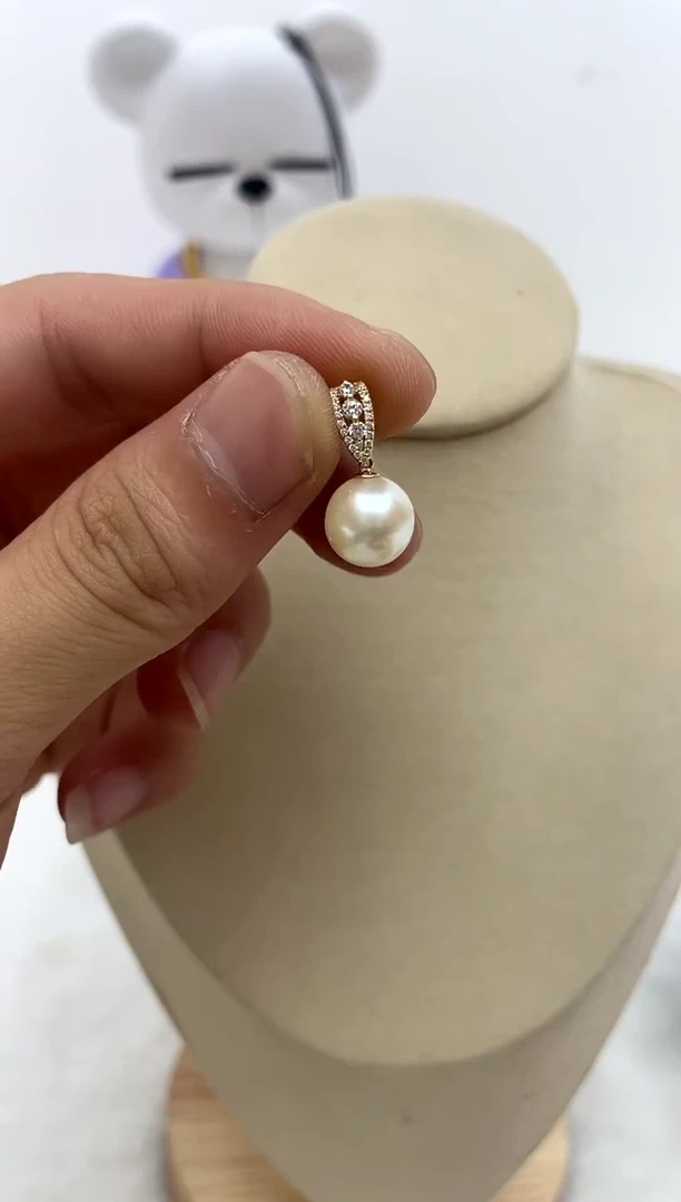 颈饰18K金镶嵌海水珍珠9-10