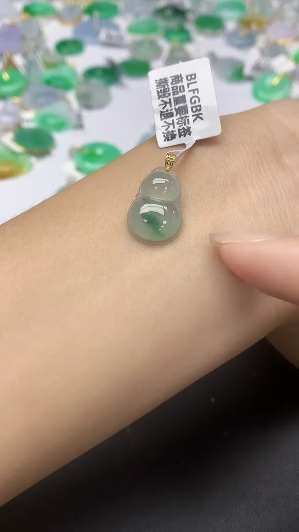 翡翠18K金镶嵌颈饰 天然缅甸a货翡翠