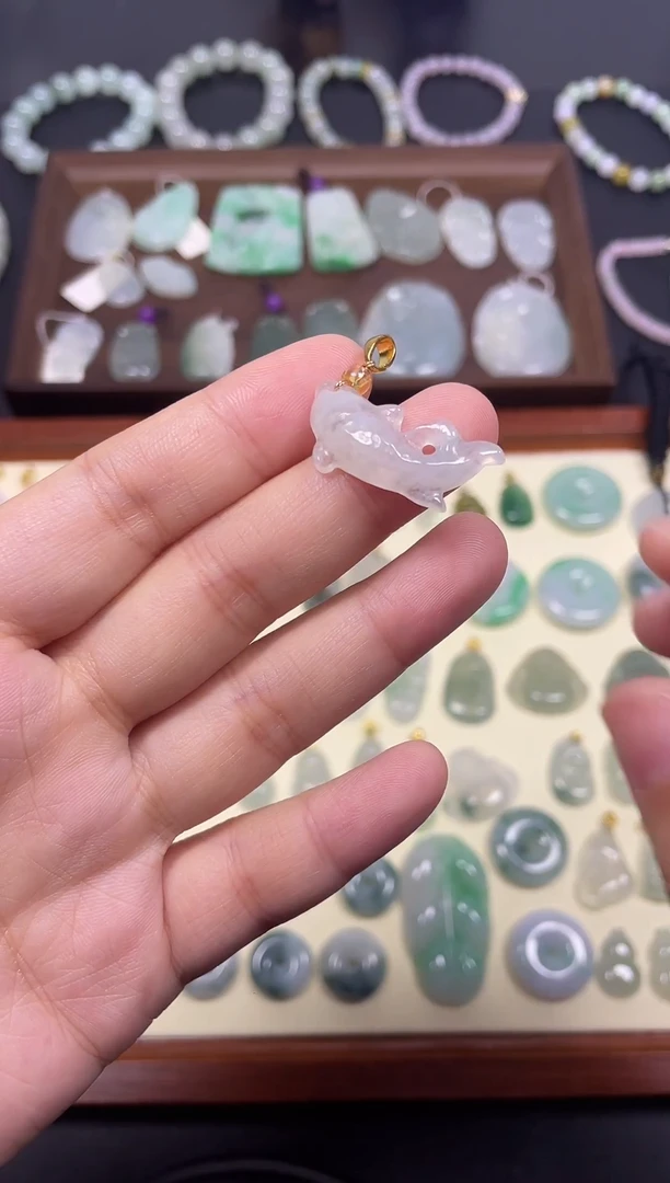 吊坠(不含链)14K金镶嵌翡翠白冰金鱼